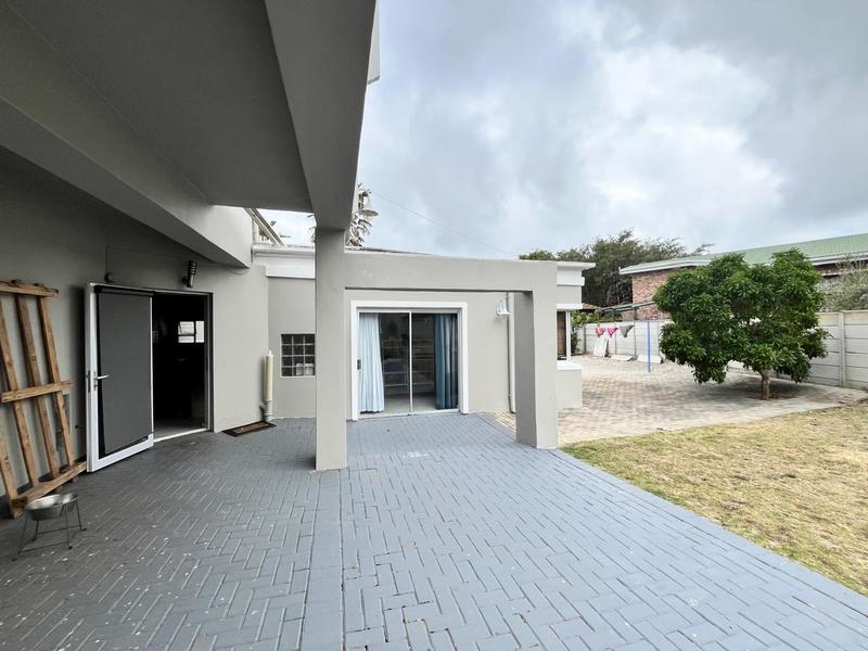 4 Bedroom Property for Sale in Mossel Bay Central Western Cape